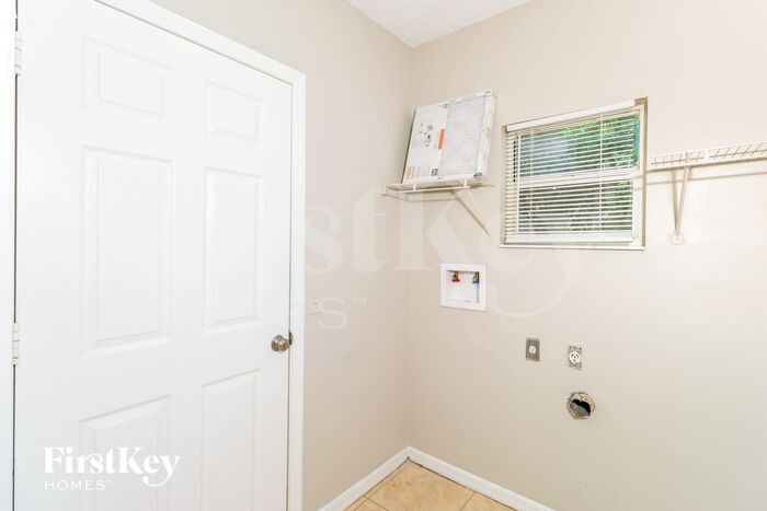 Building Photo - 1163 Schumann Dr