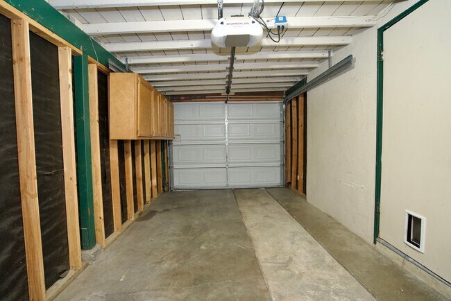 Building Photo - 1383 Spruce St