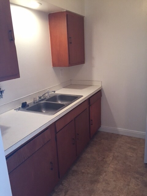 Kitchen - 1145 29th Street Rd