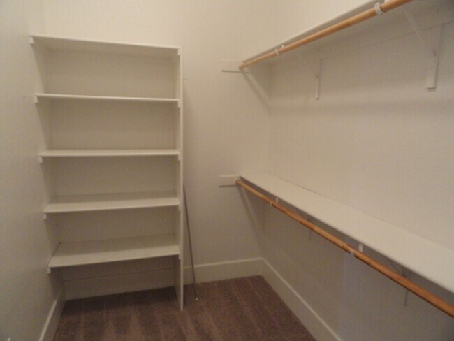 Building Photo - Great Home in East Garrison