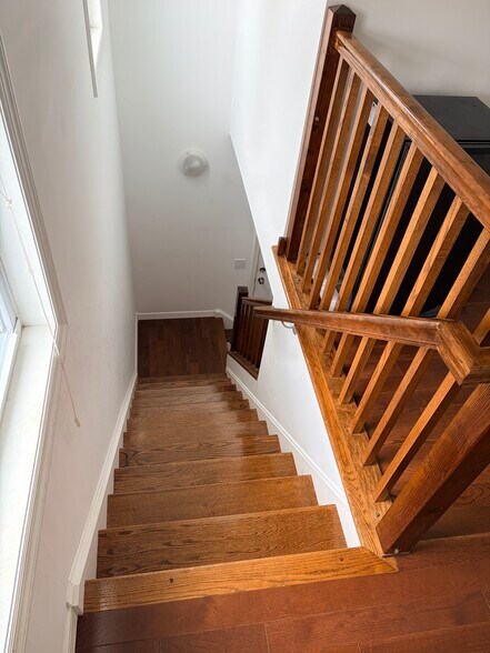 Building Photo - 124 S 15th Ave