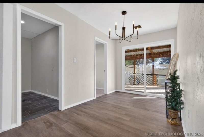 Building Photo - 508 NE Avondale Ave