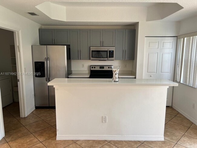 Building Photo - 4949 N Harbor Isles Dr