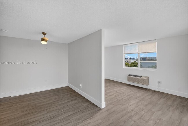 Building Photo - 1255 Collins Ave