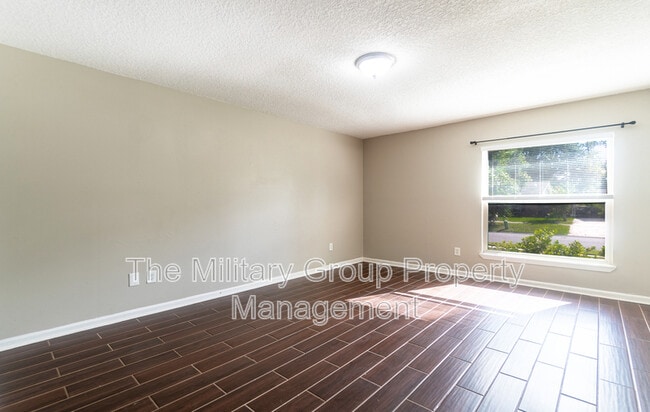 Building Photo - 4142 Oriely Dr W