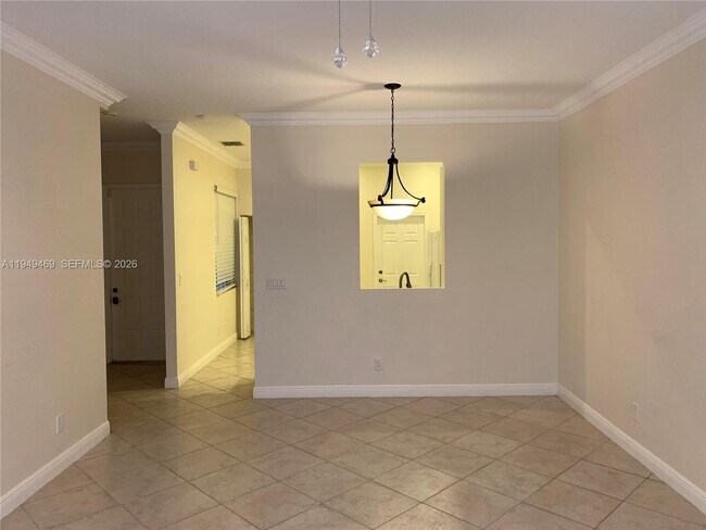 Building Photo - 3338 Lakeside Dr