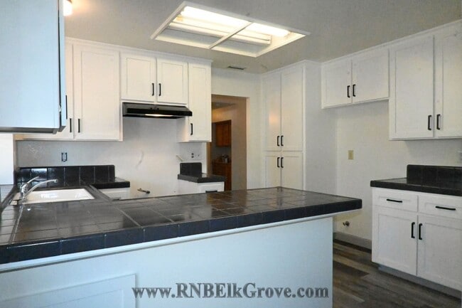 Building Photo - 9301 Quintanna Ct