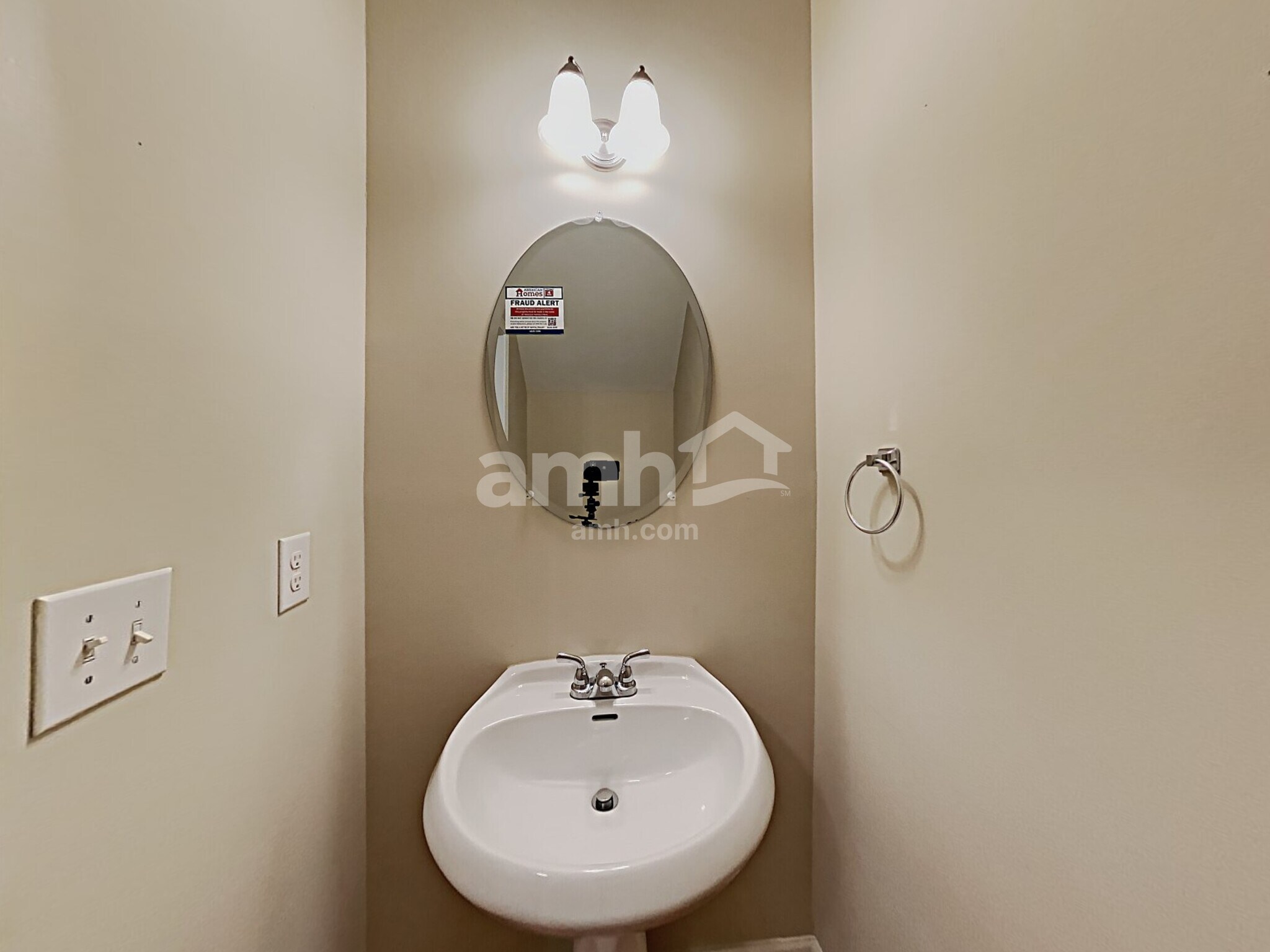 Building Photo - 507 Round Rock Trl