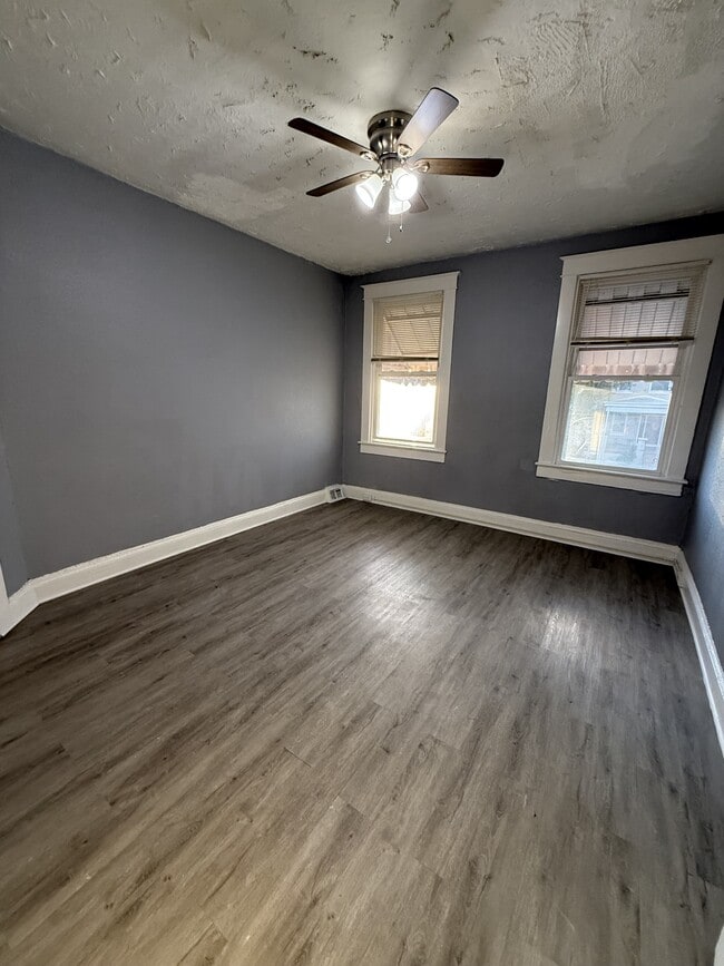 Building Photo - 501 Lyndhurst St