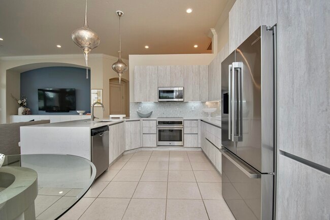 Building Photo - 7916 Montecito Pl