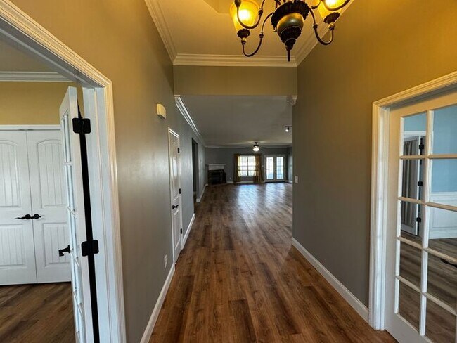 Building Photo - Near Redstone Arsenal Gate 1 with fence, storm shelter and AMAZING spa shower in primary suite