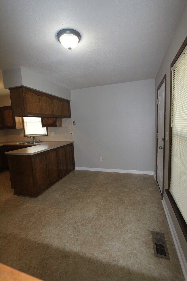 Building Photo - 2208 NW 11th St