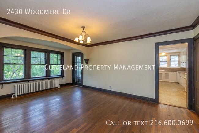 Building Photo - 2430 Woodmere Dr