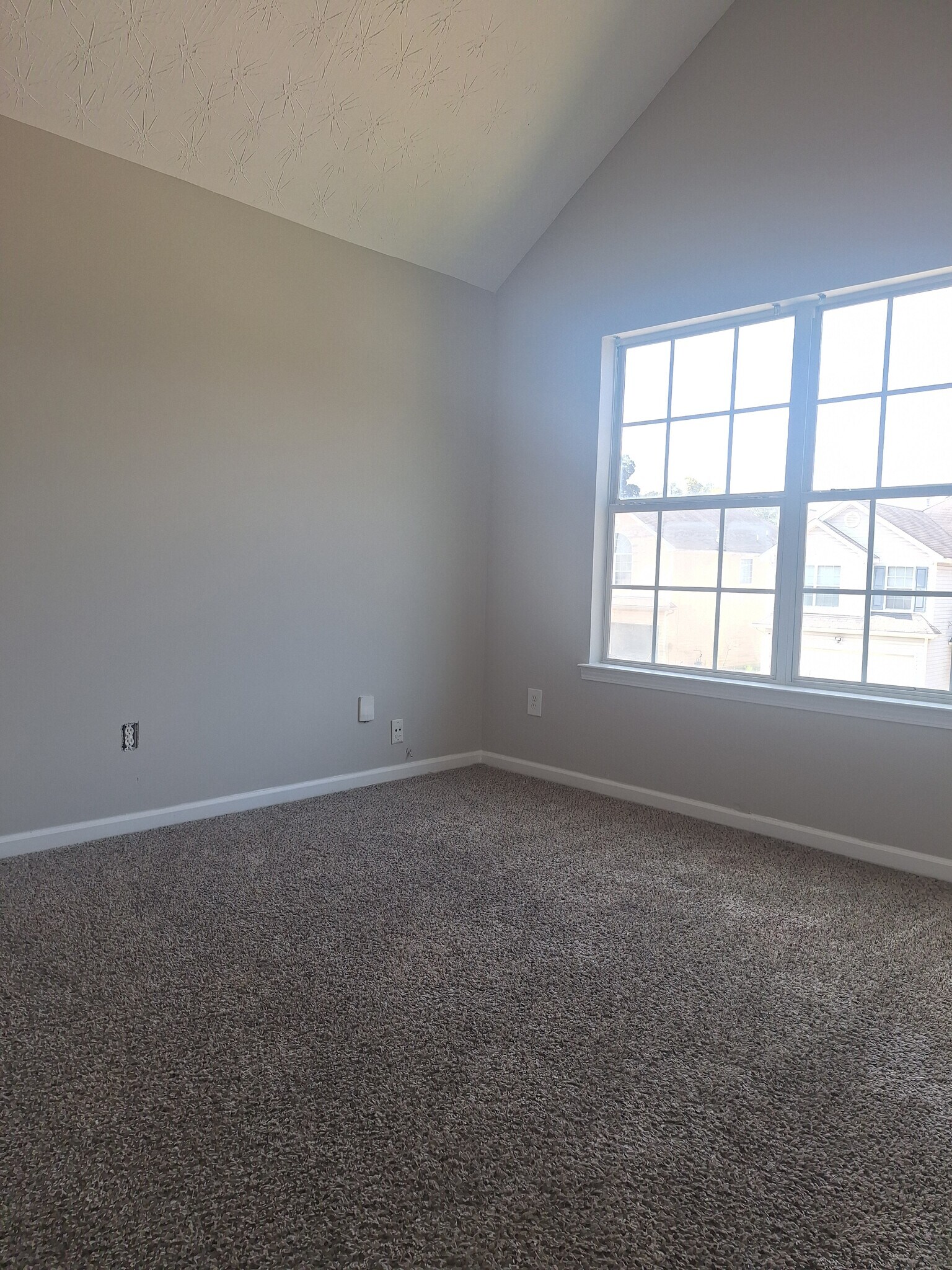 Building Photo - 5646 One Lake Way