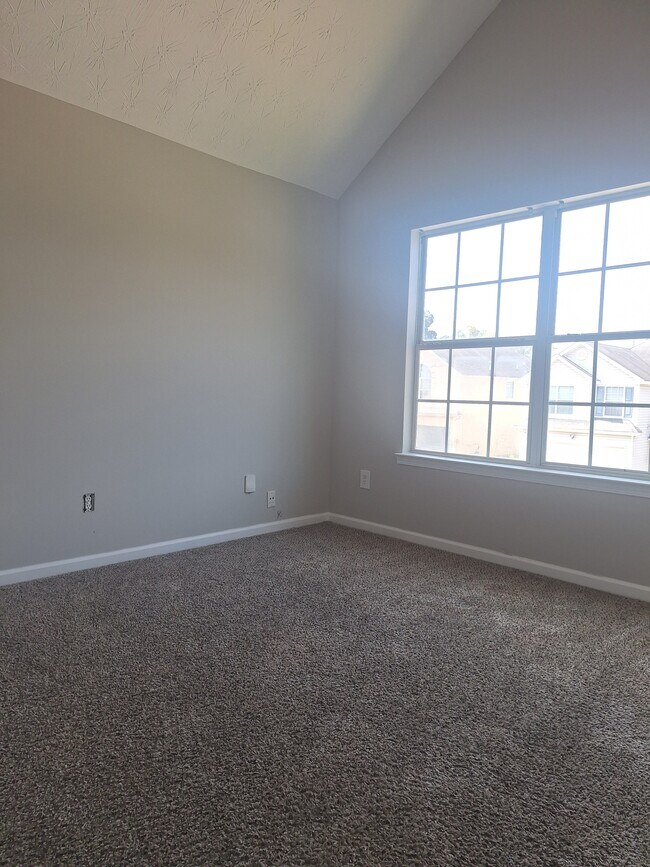 Building Photo - 5646 One Lake Way