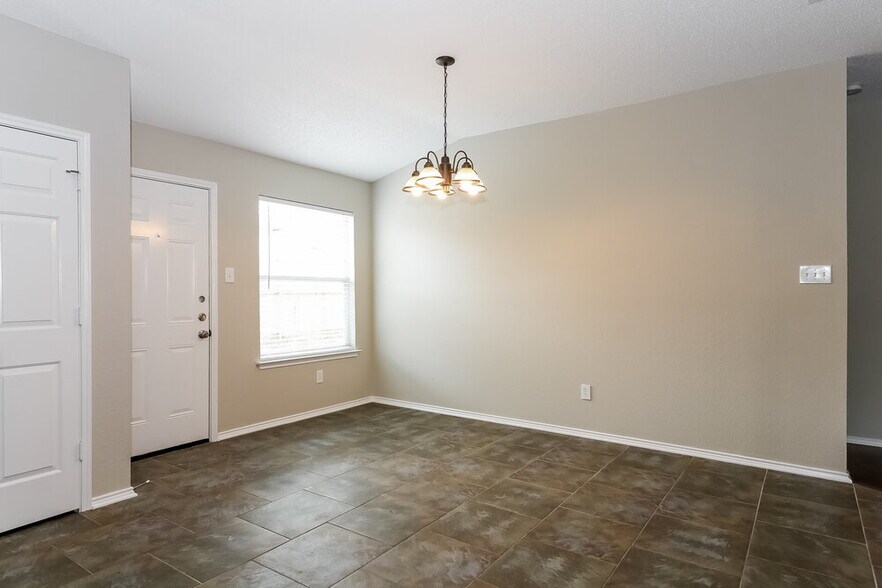 Building Photo - 8024 Sartain Dr