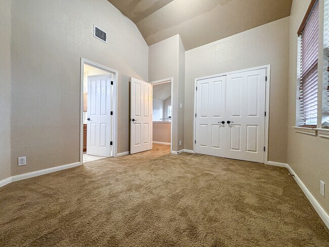 Building Photo - 1908 Tanger Ter