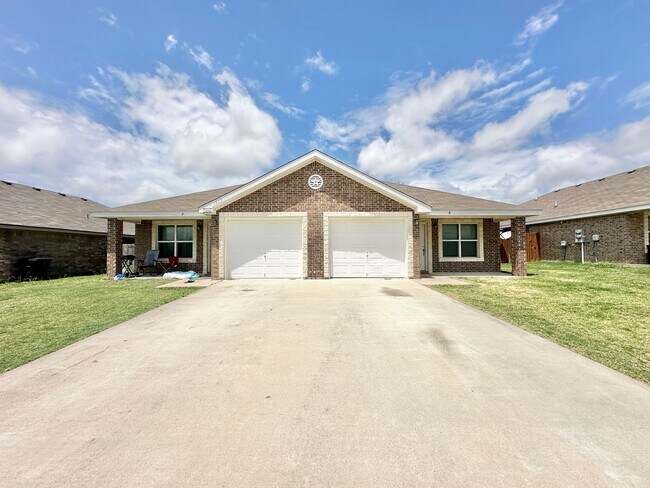 Primary Photo - 1605 Powder River Dr