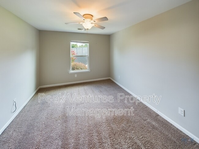 Building Photo - 11 Endeavor Cir