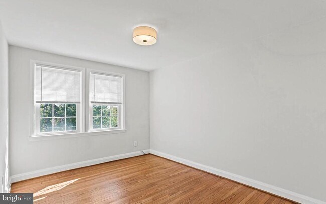 Building Photo - 403 Stratford Rd