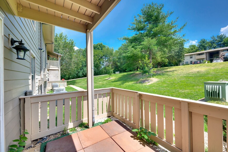 Building Photo - 709 Ashlawn Pl