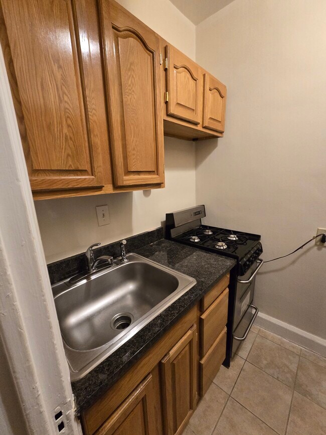 Building Photo - 1365 Kennedy St NW