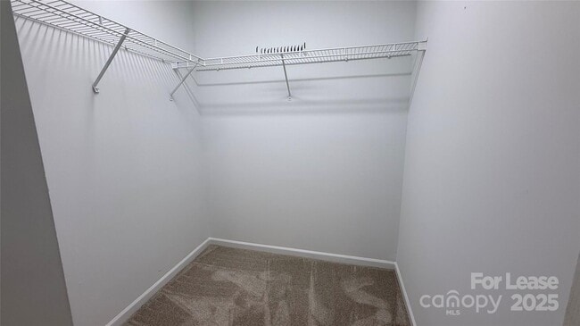 Building Photo - 12571 Bluestem Ln