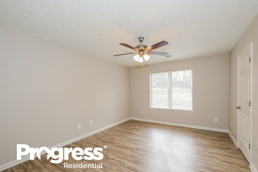 Building Photo - 458 Old Tree Dr