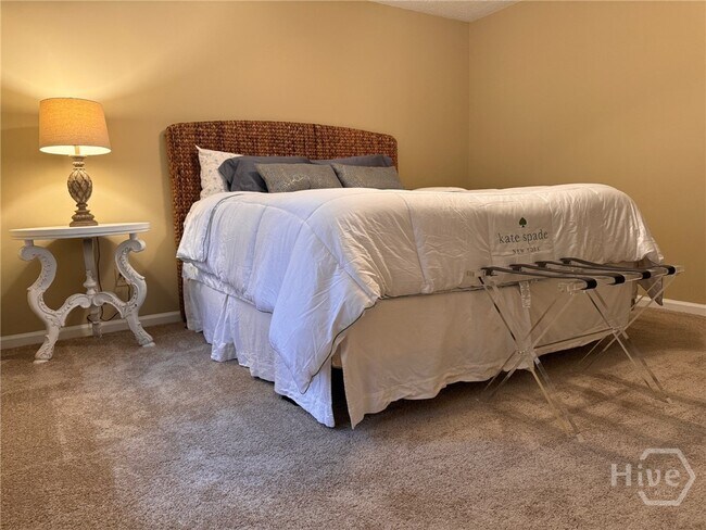 Building Photo - 170 Northview Dr