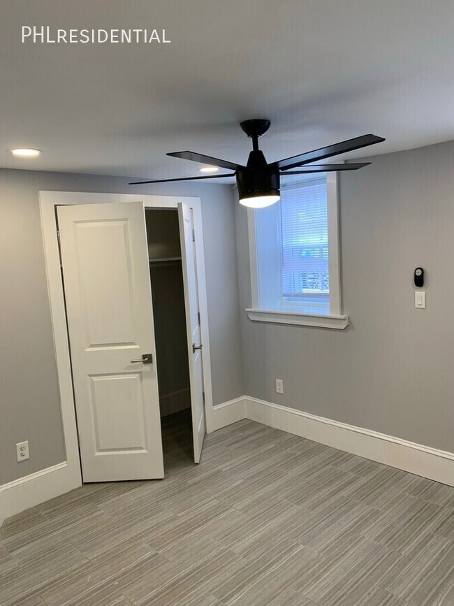 Building Photo - 542 King St