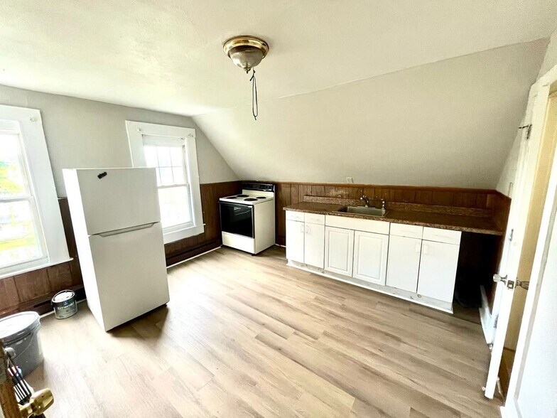 Building Photo - 48 -50 Acushnet Ave