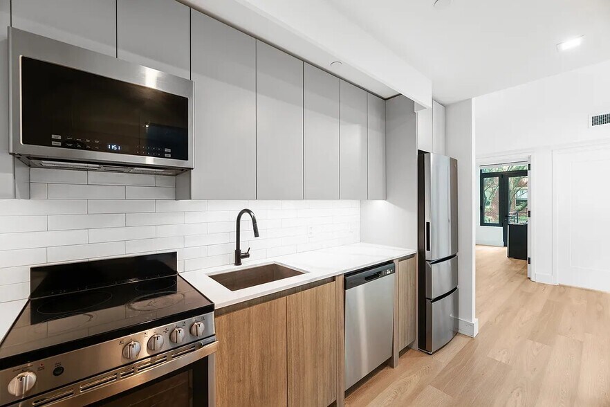 Building Photo - 63 Pitt St