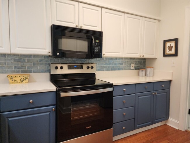 Building Photo - 207 Golden Bear Dr