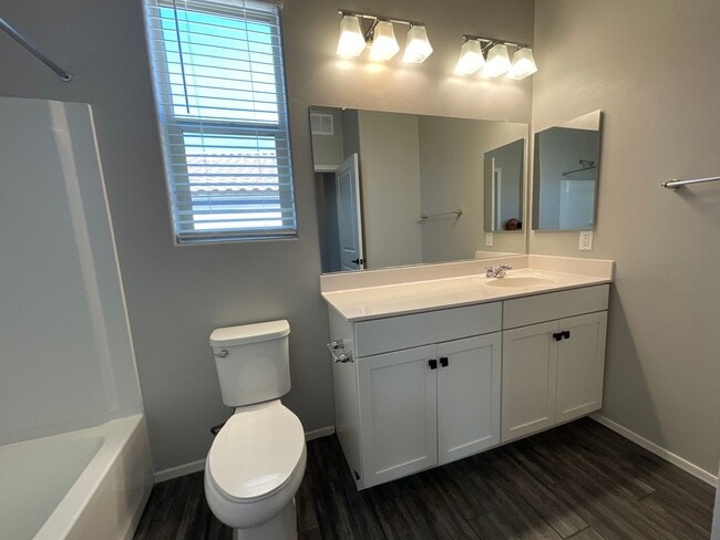 Building Photo - Mountain views in Rocking K Community