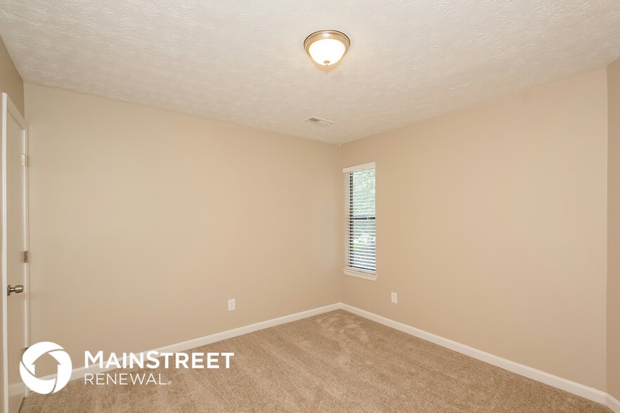 Building Photo - 3017 Medina Dr