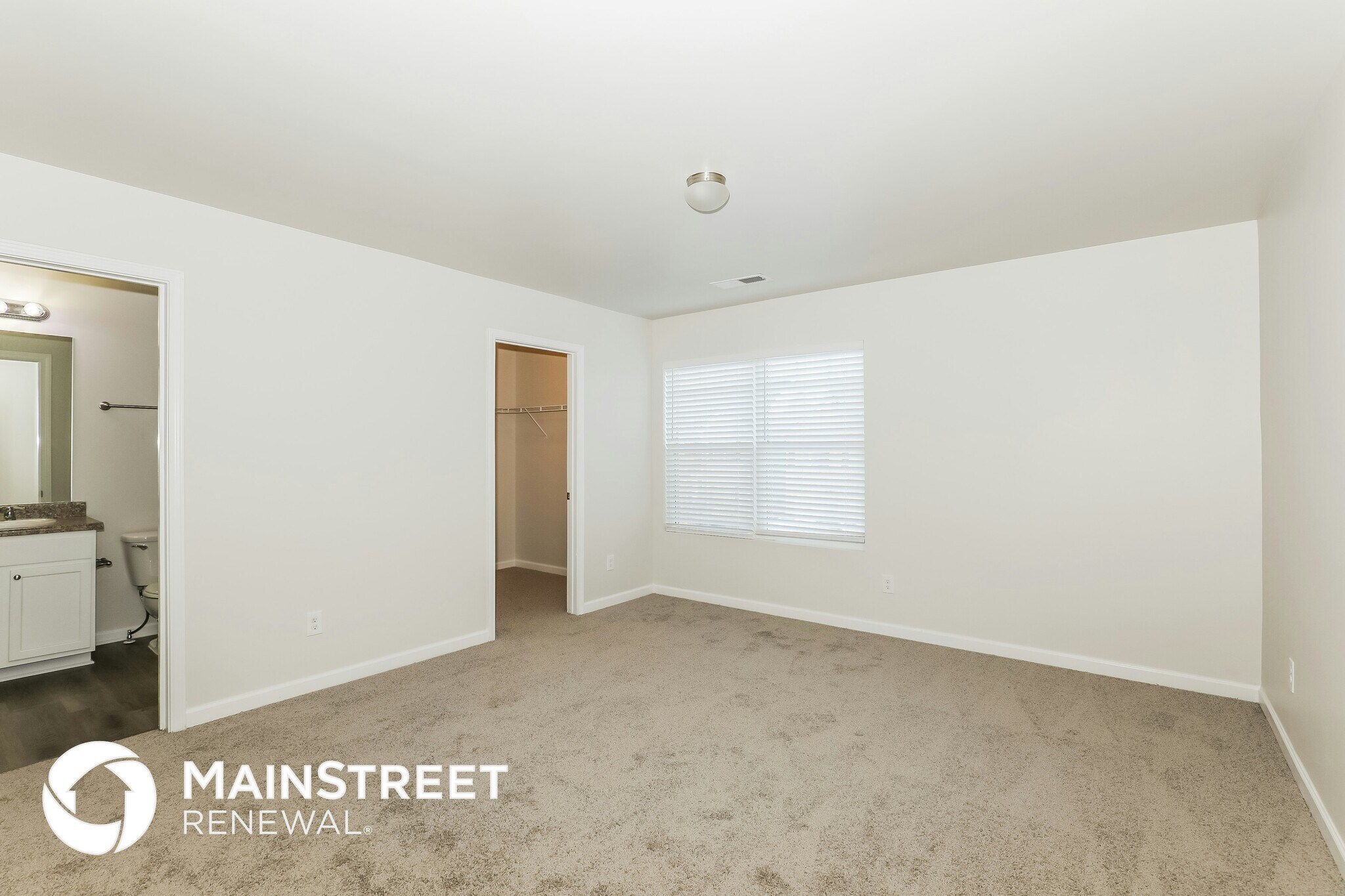 Building Photo - 573 Emporia Loop