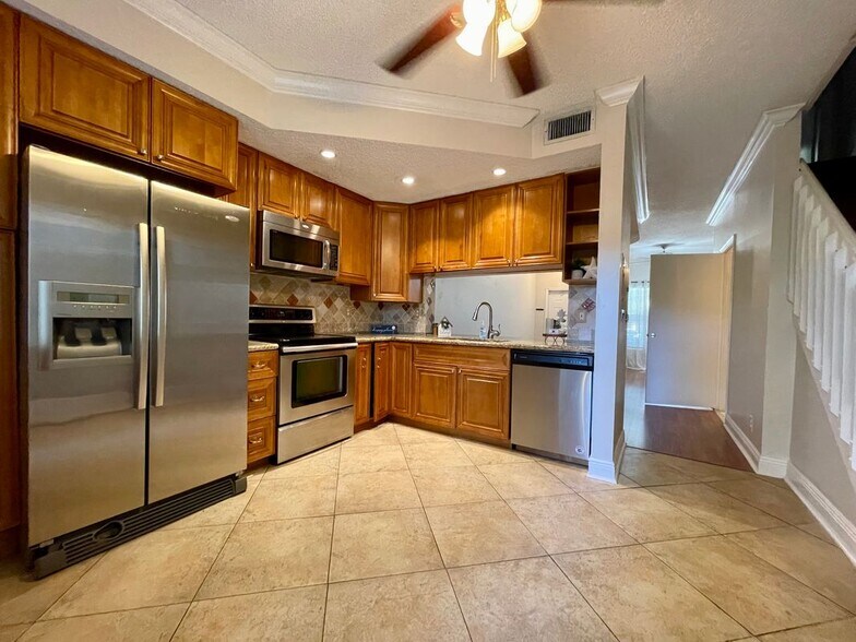 Building Photo - 926 Kokomo Key Ln