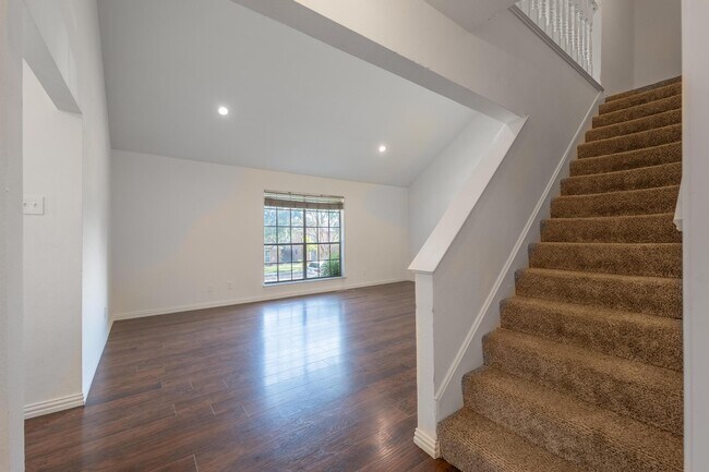 Building Photo - 9348 Highedge Cir