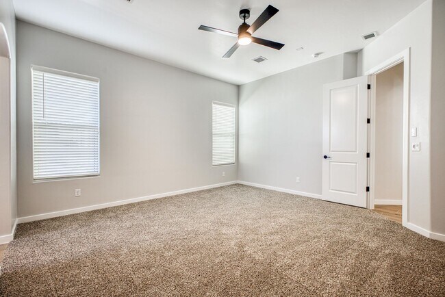 Building Photo - Beautiful East side House 4 bed-2.5 baths, part of The  Club that includes Swimming Pool, Gym, Te...