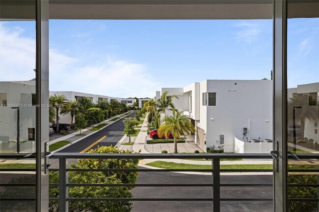 Building Photo - 10296 NW 74th Terrace