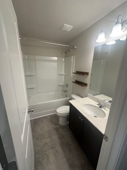 Building Photo - 3574 Saratoga Cir