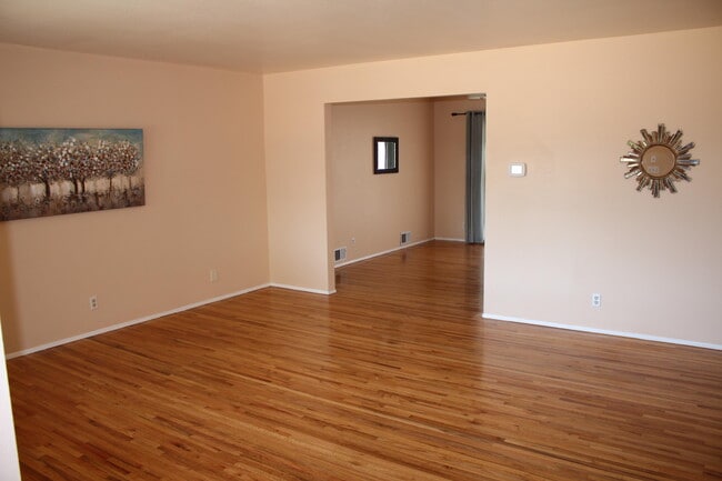 Building Photo - 3508 Piermont Dr NE