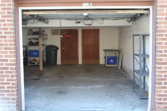 Building Photo - 3948 Ridge Lea Rd