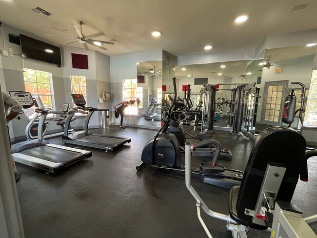 Building Photo - Stunning one bedroom, one bath luxury condo with large garage and fabulous community amenities.