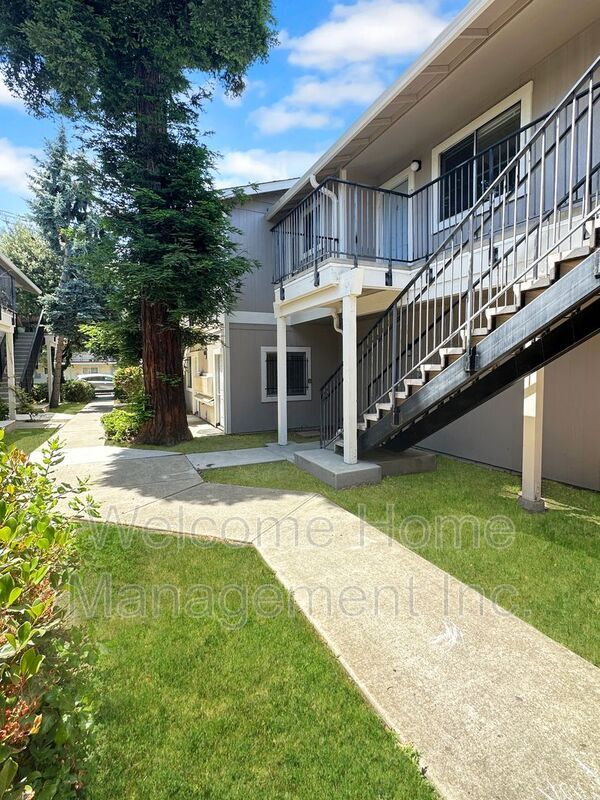 Building Photo - 15636 Usher St
