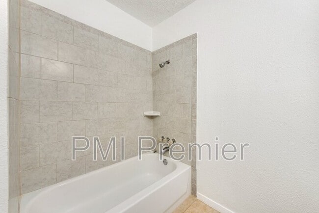 Building Photo - 1644 Americana Blvd