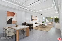 Building Photo - 939 S Broadway