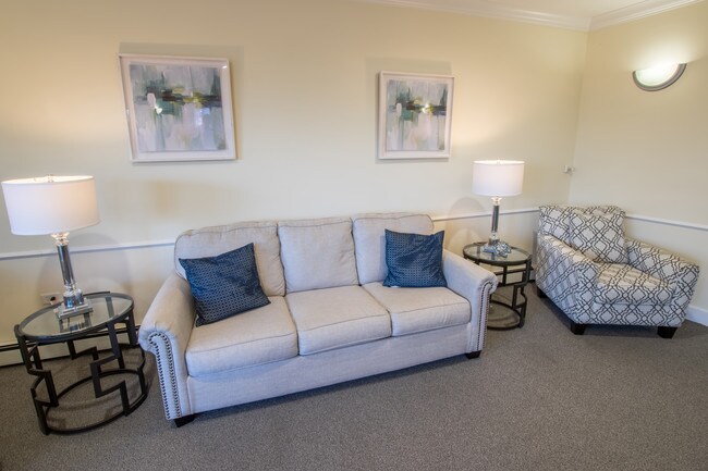 Building Photo - Lakewood Tower