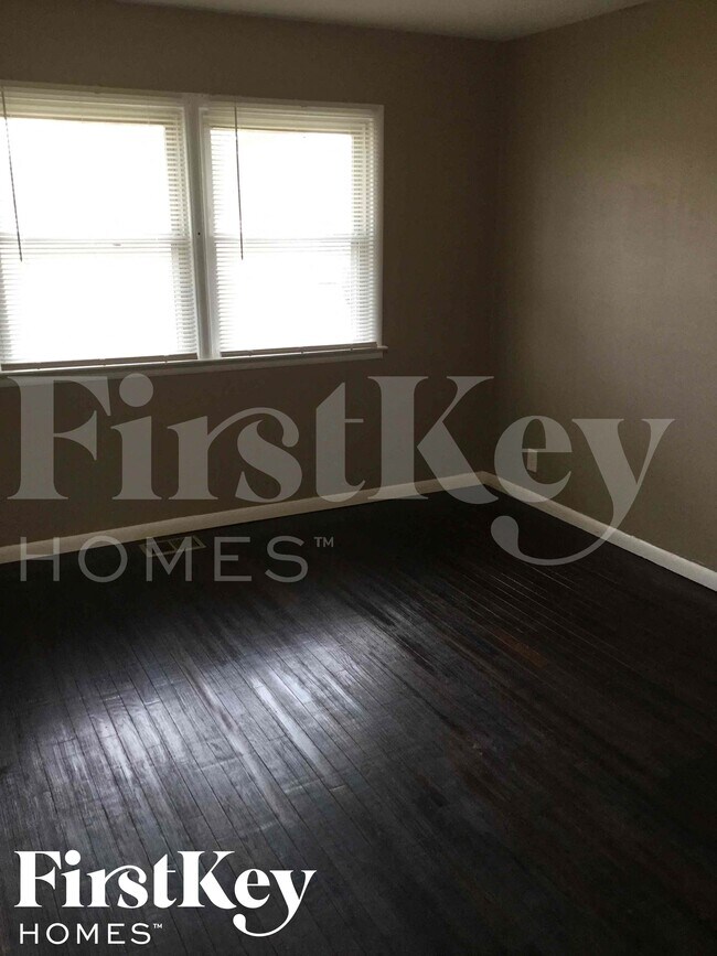 Building Photo - 221 N High School Rd