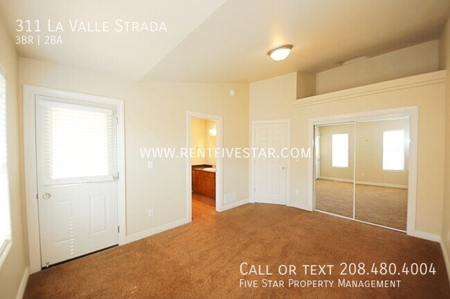 Building Photo - 311 La Valle Strada